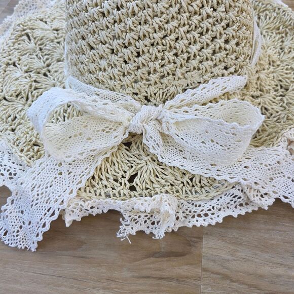 🔸️⏭️NWT Cream Wide Brim Ruffled Lace Straw Hat - Picture 10 of 13
